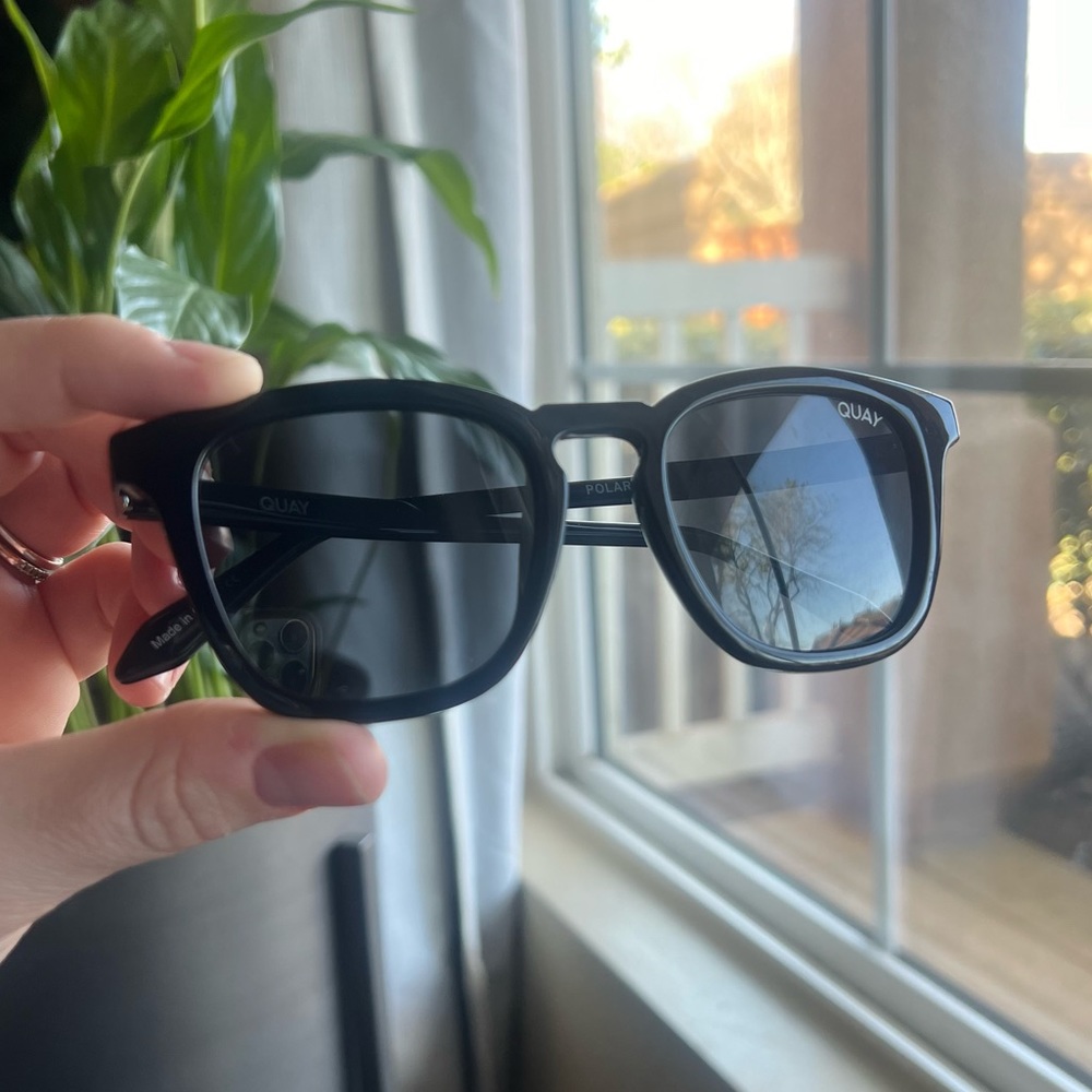 Quay Sunglasses / “Jackpot” Unisex Polarized Sunnies in ‘Smoke’ Black - Square